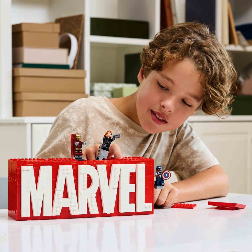 LEGO MARVEL | Logotipo MARVEL y Minifiguras - 76313