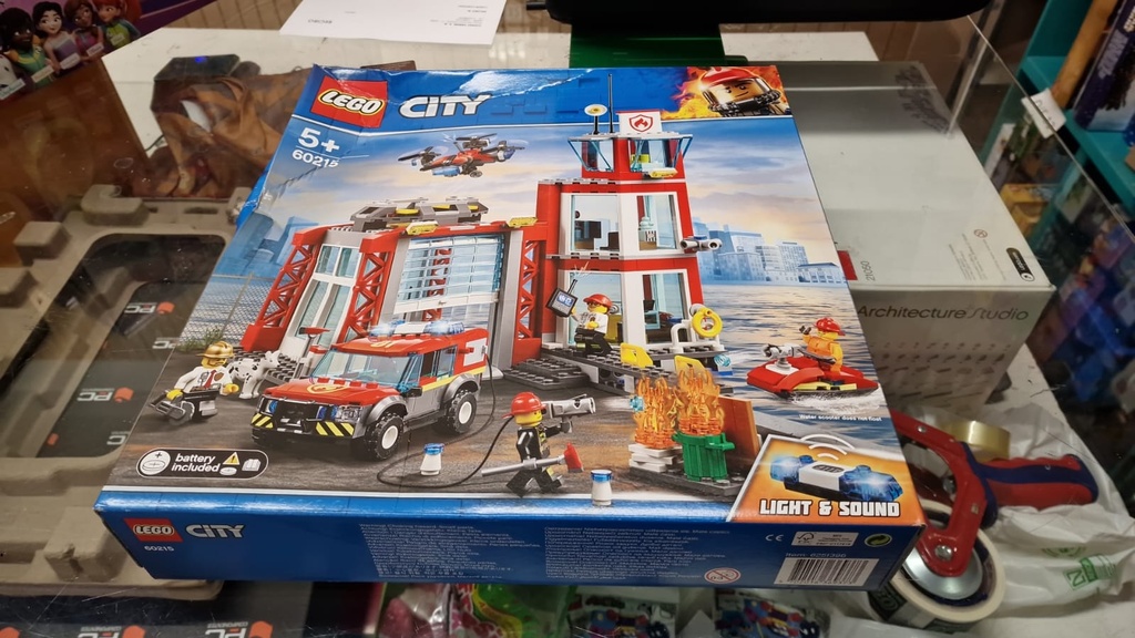 Lego City Parque de Bomberos 60215 Caja Dañada CD