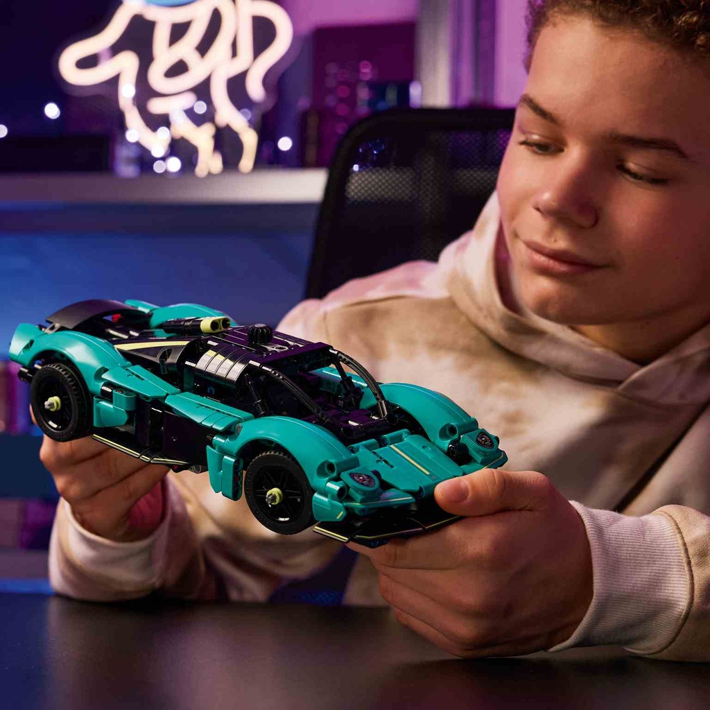 LEGO Technic | Aston Martin Valkyrie  - 42208