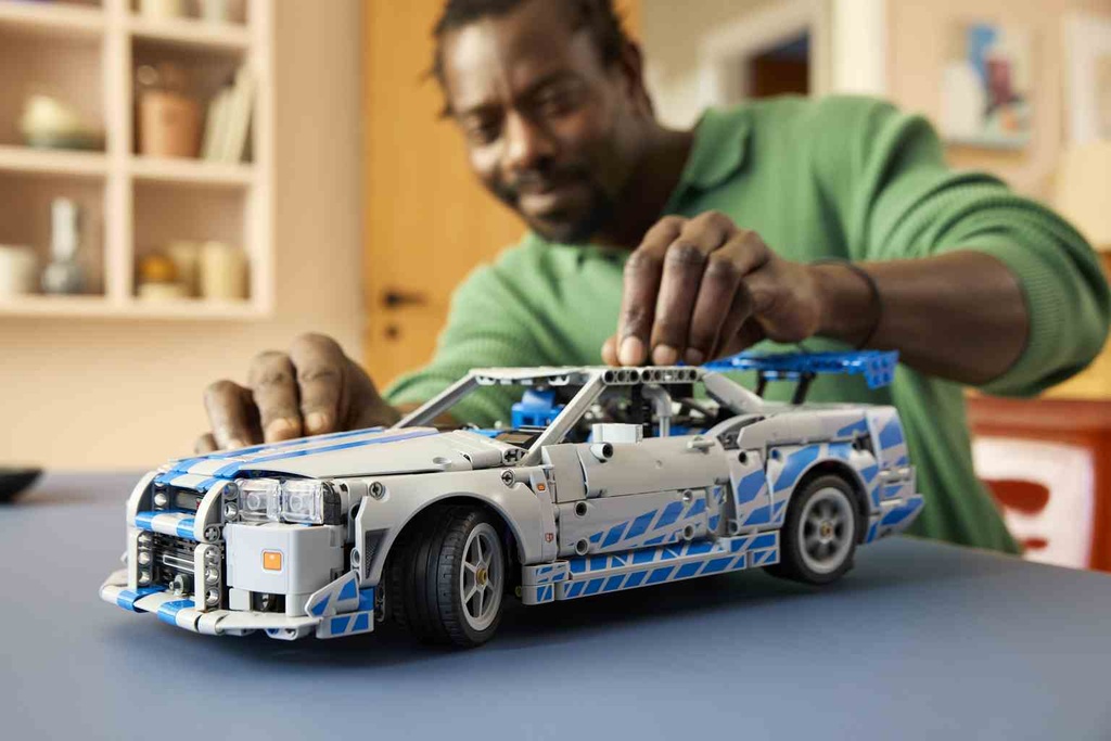 LEGO Technic | Coche Nissan Skyline GT-R (R34) de 2 Fast 2 Furious  - 42210