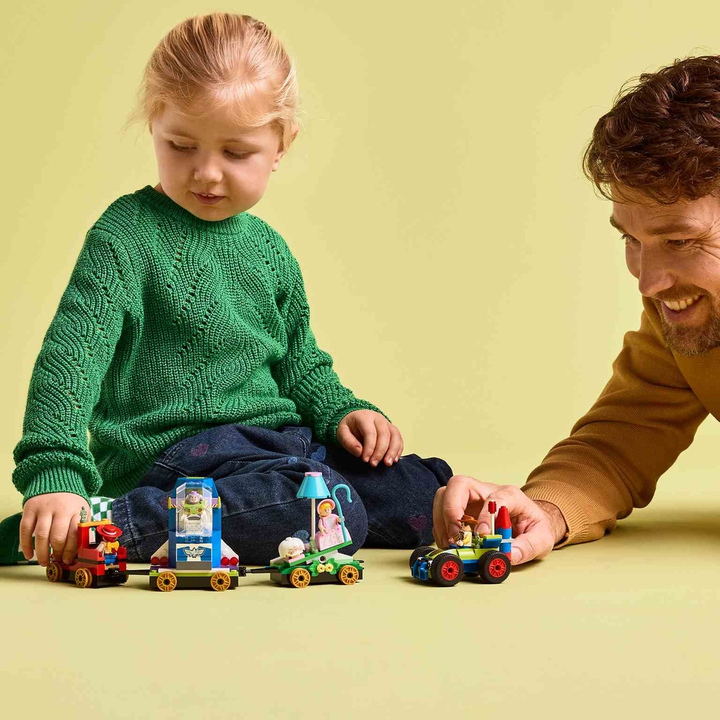 LEGO Disney | Tren de Celebración de Toy Story y Coche RC - 43264