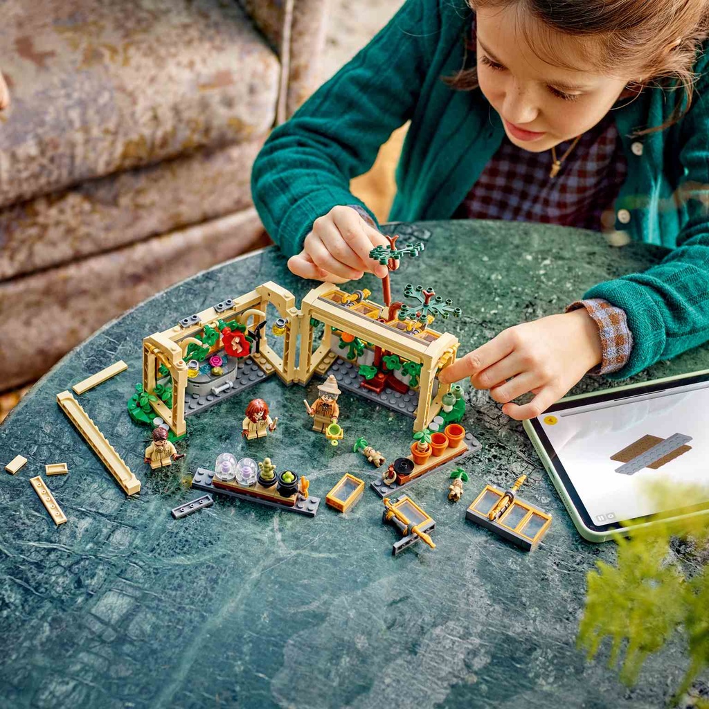 LEGO Harry Potter | Castillo de Hogwarts: Clase de Herbología  - 76445