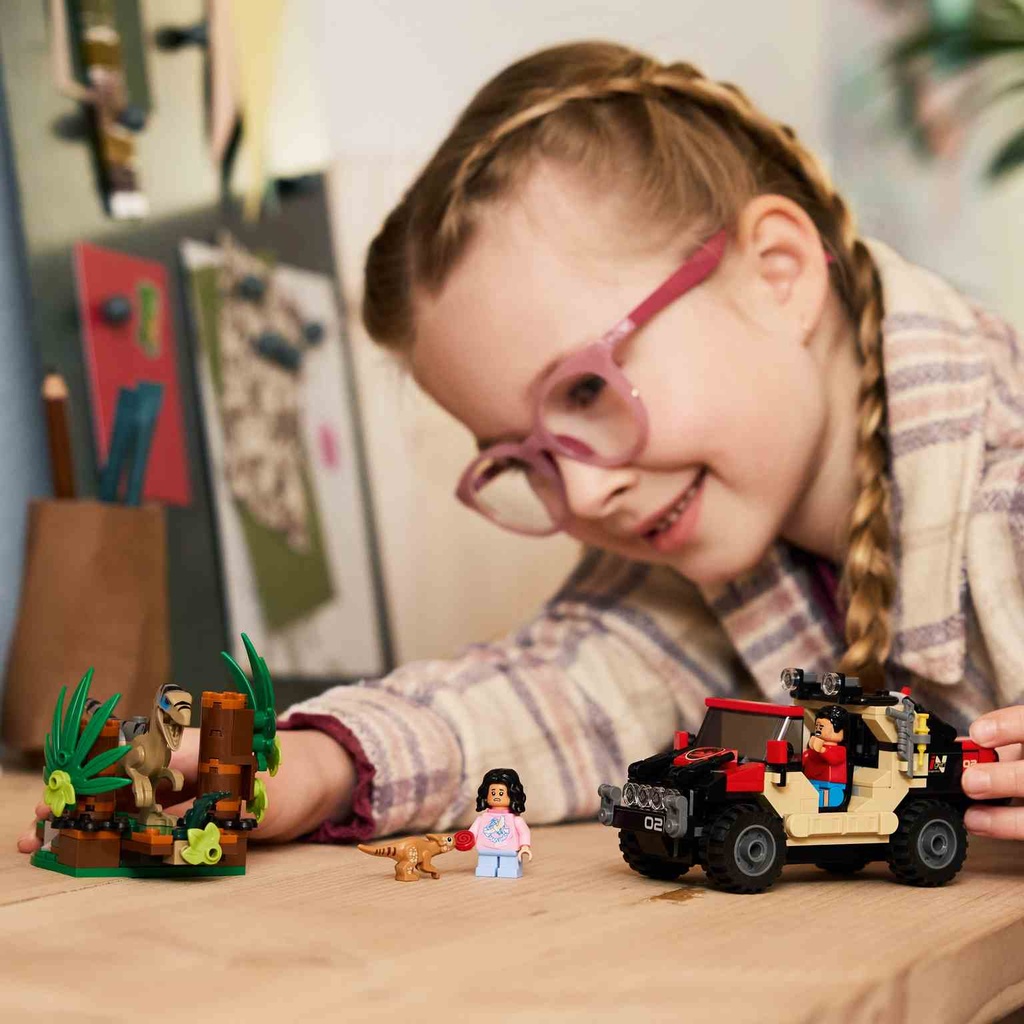 LEGO Jurassic World | Huida en Todoterreno y Raptor al Acecho- 76972