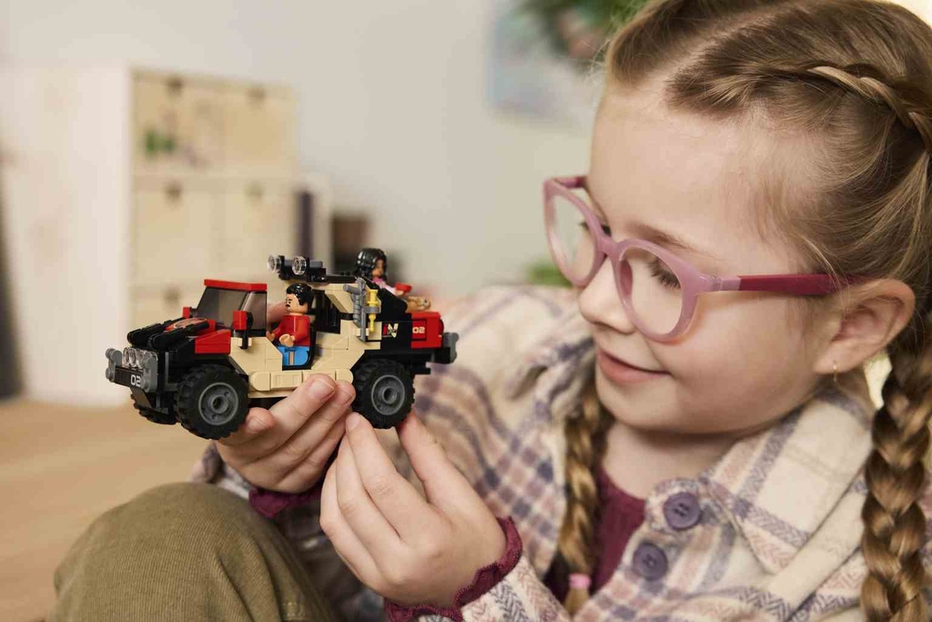 LEGO Jurassic World | Huida en Todoterreno y Raptor al Acecho- 76972