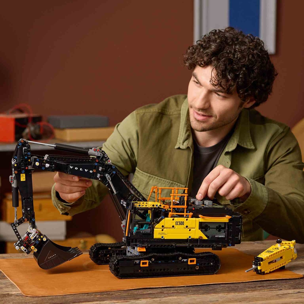 LEGO Technic | Excavadora Volvo EC500 Hybrid  - 42215