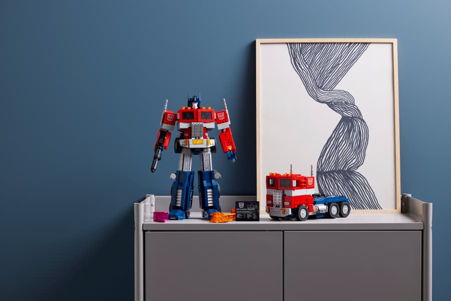 Lego ICONS Optimus Prime  10302