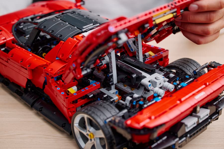 Lego Technic Ferrari Daytona SP3 42143