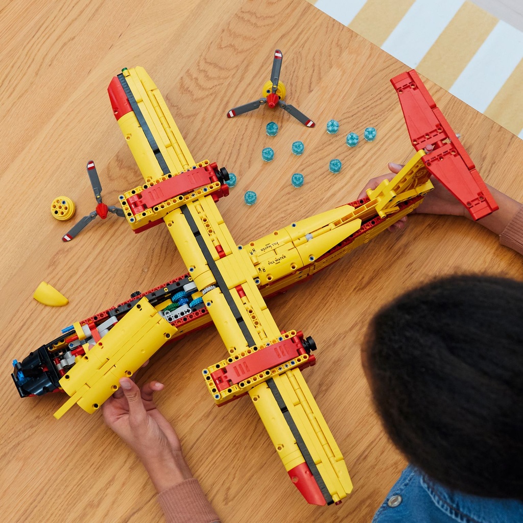 LEGO Technic: Avión de Bomberos