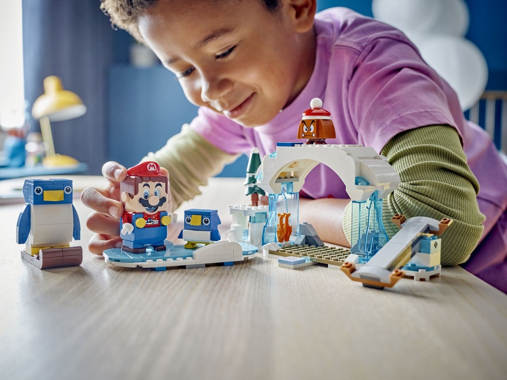 LEGO Super Mario | Set de Expansión: Aventura en la Nieve de la Familia Pingüi - 71430