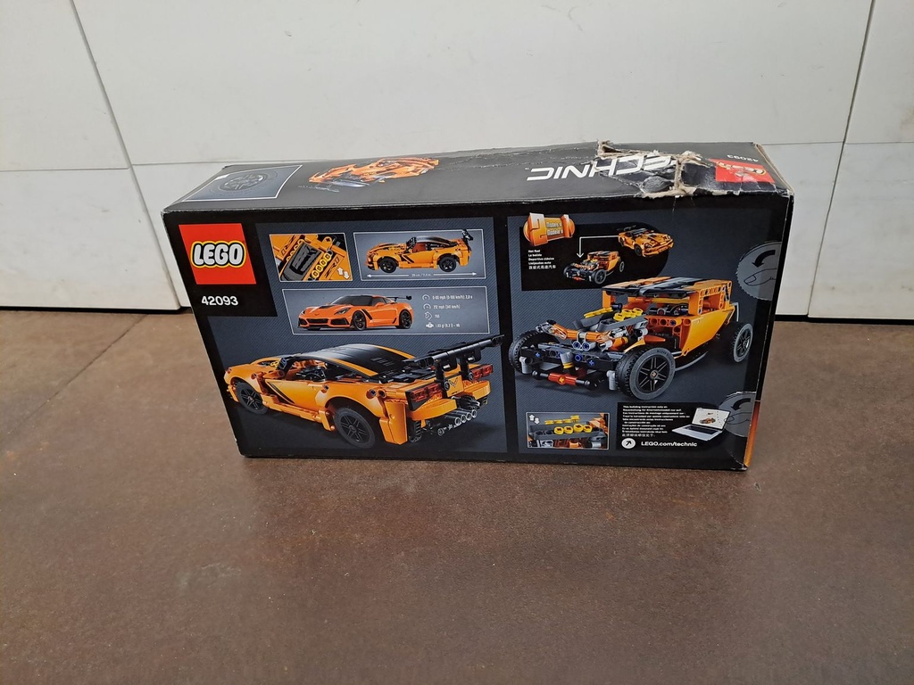 LEGO Technic | Chevrolet Corvette NR1 Caja Dañada - 42093